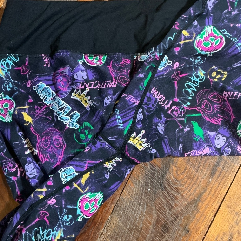 Disney Villains Maleficent Ursula Evil Queen Leggings Capri Purple Black Size 3X - Picture 6 of 6